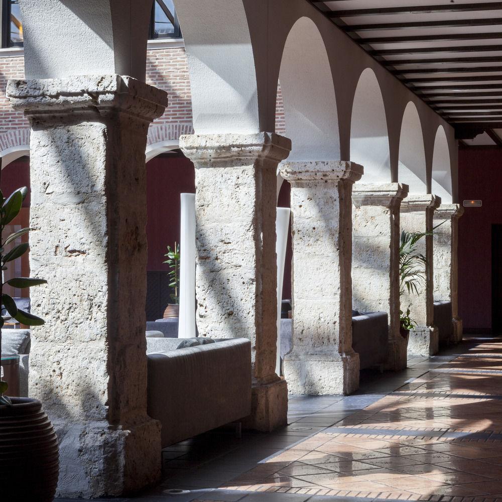 Ac Hotel Palacio De Santa Ana By Marriott Valladolid Exteriör bild The cloister of the University of Valencia