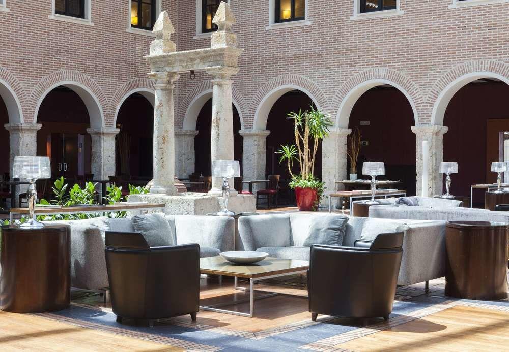 Ac Hotel Palacio De Santa Ana By Marriott Valladolid Exteriör bild The hotel's lobby