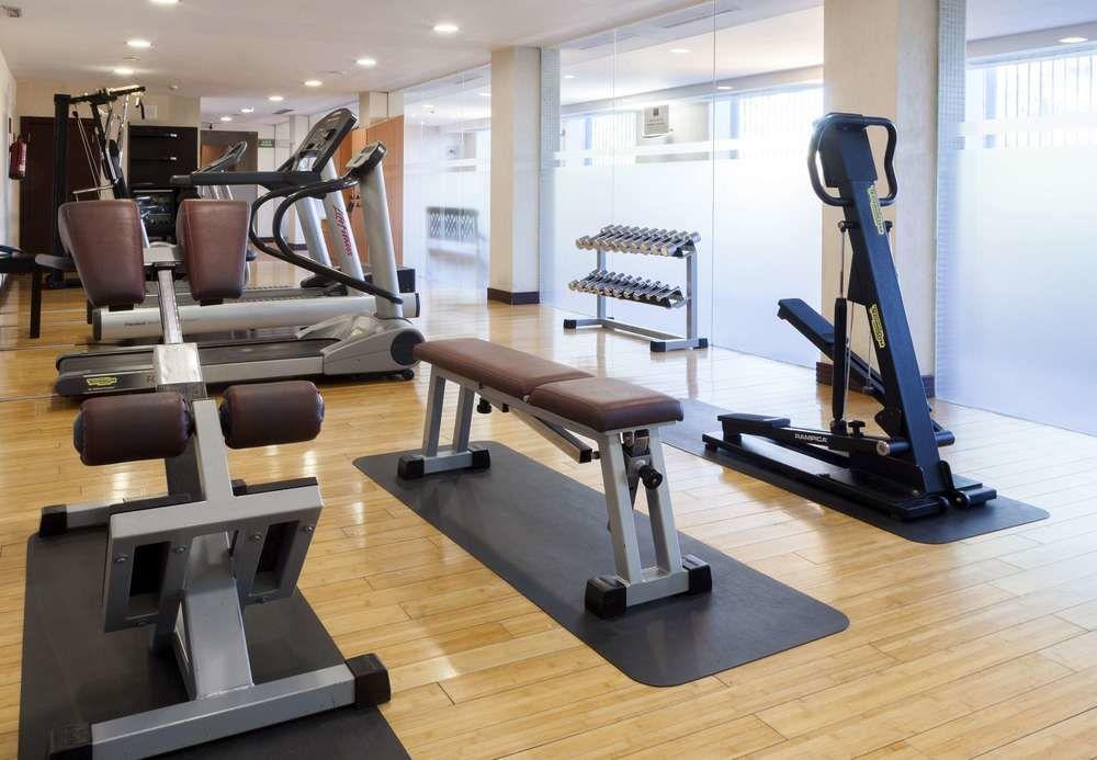 Ac Hotel Palacio De Santa Ana By Marriott Valladolid Exteriör bild A gym