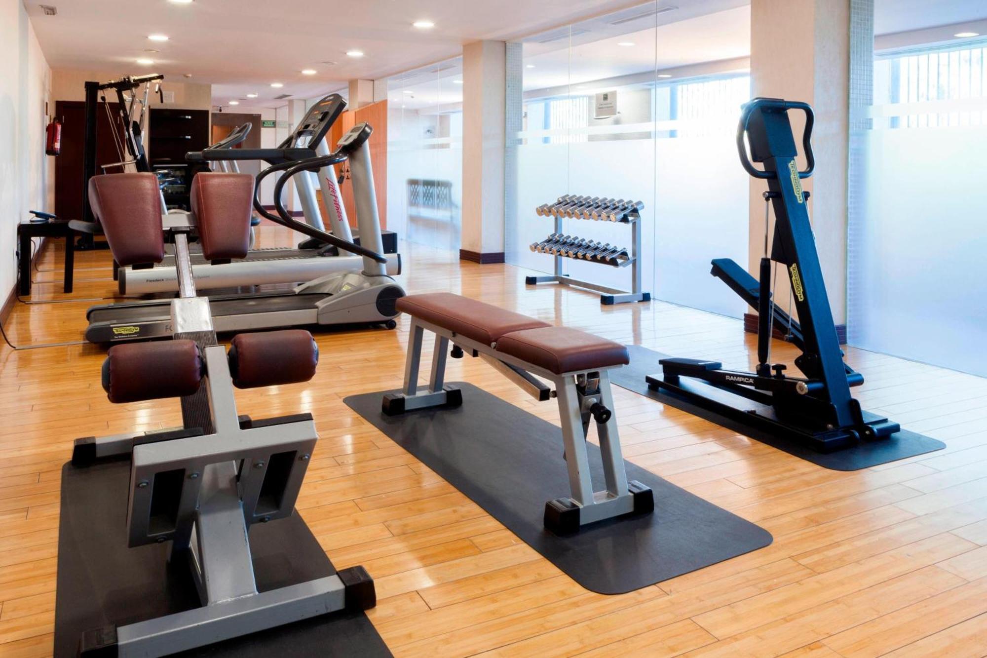 Ac Hotel Palacio De Santa Ana By Marriott Valladolid Exteriör bild A gym