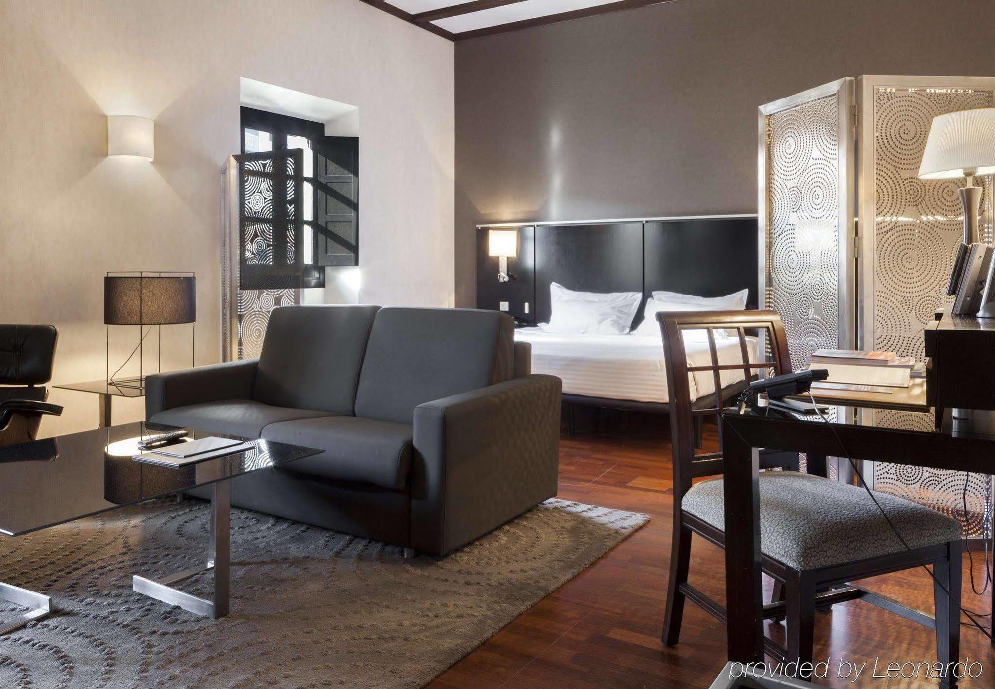 Ac Hotel Palacio De Santa Ana By Marriott Valladolid Exteriör bild Suite